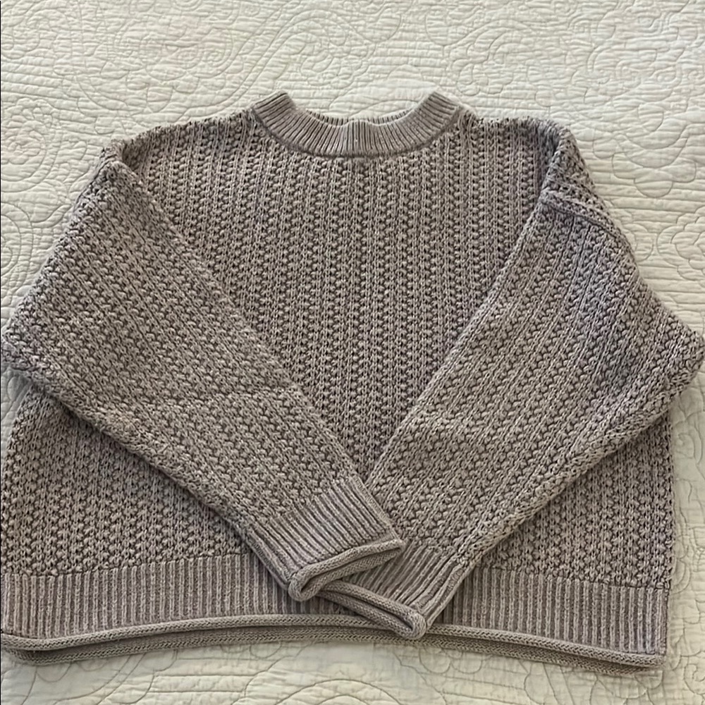 Universal Thread Women's Crew Neck Knit Pullover Lilac Sweater